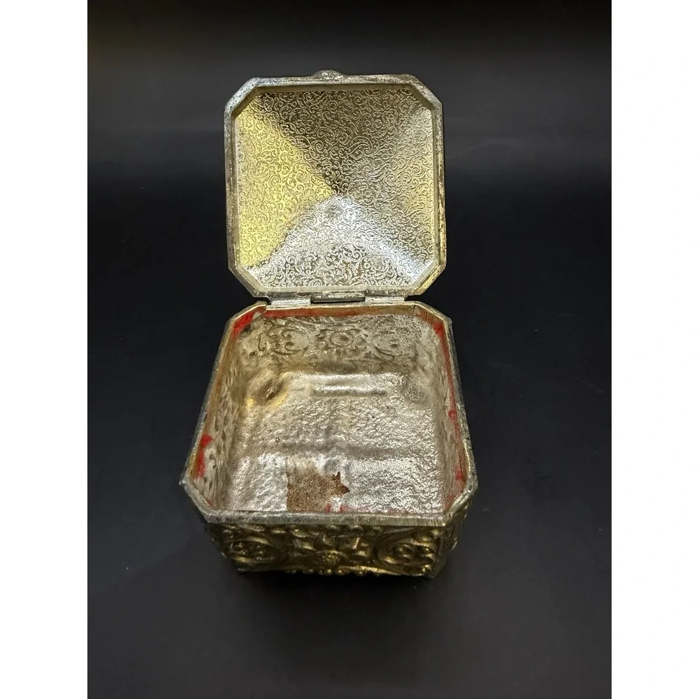 Vintage Made in Japan Ornate‎ Metal Jewelry Trinket Box Gold Tone Flower Design